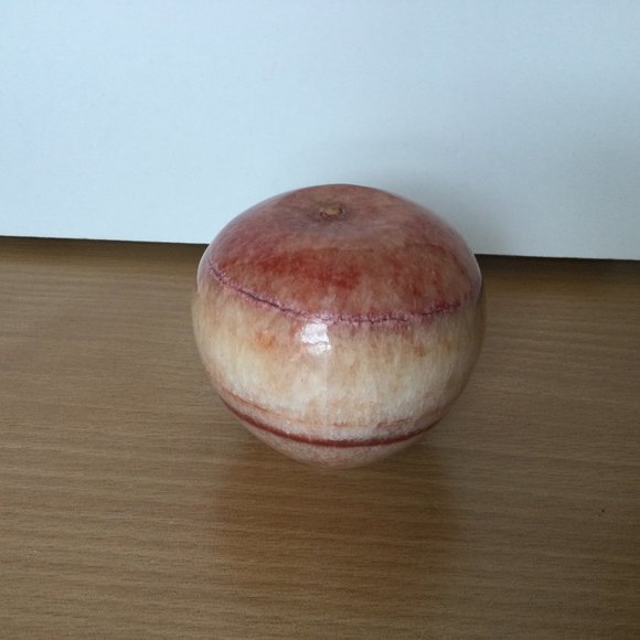 Beautiful pink stripe stone apple figurine paperweight pink red 445g - Picture 1 of 7
